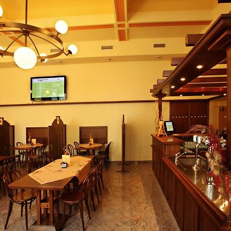 Hotel Slavie Pelhřimov מראה חיצוני תמונה