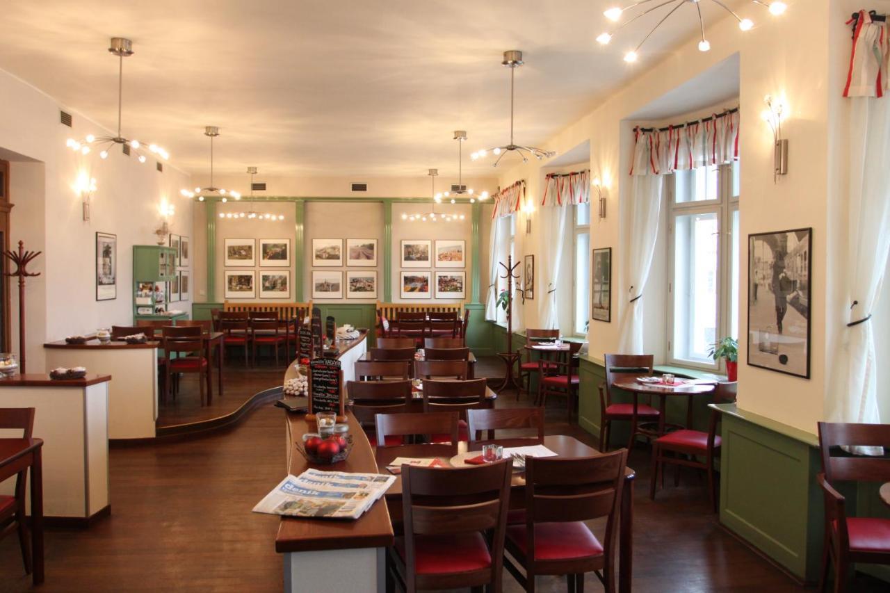 Hotel Slavie Pelhřimov מראה חיצוני תמונה
