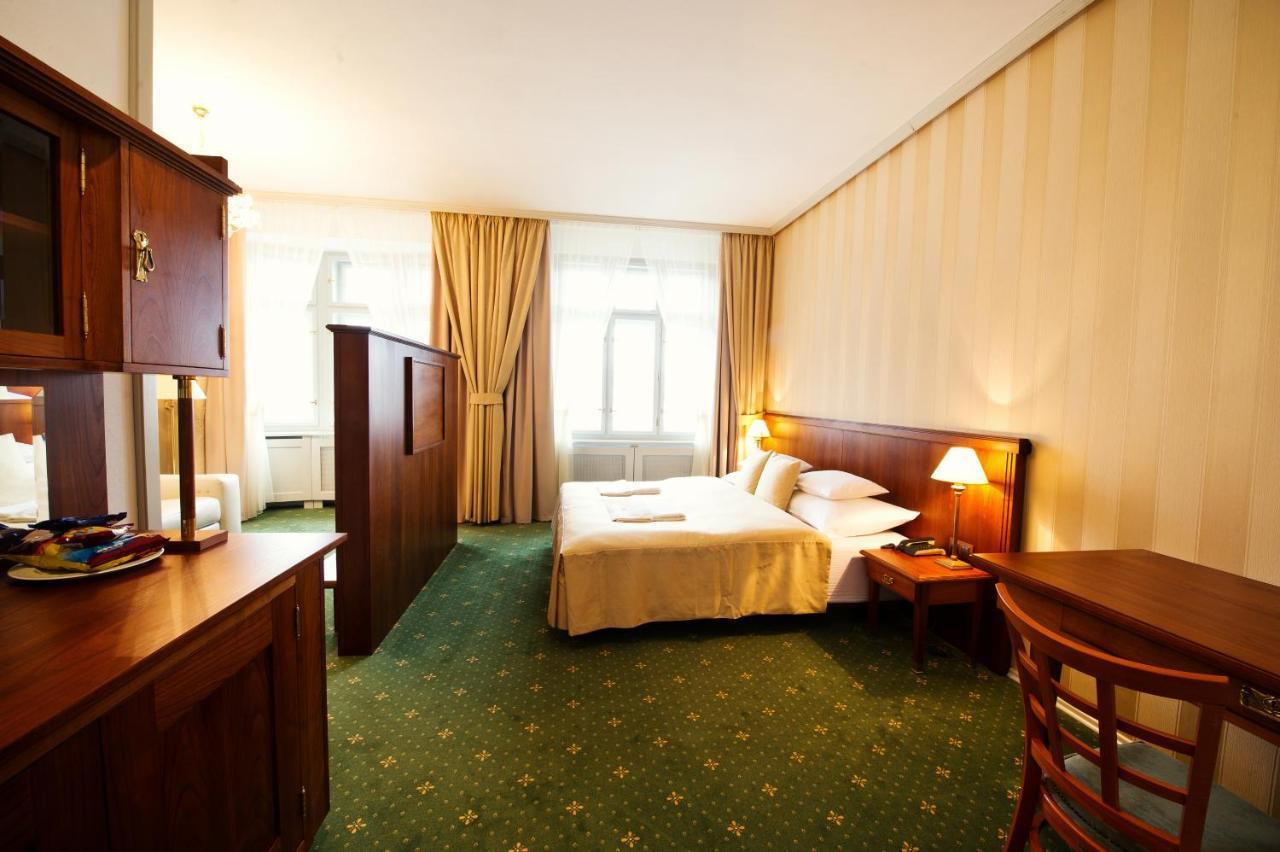 Hotel Slavie Pelhřimov מראה חיצוני תמונה