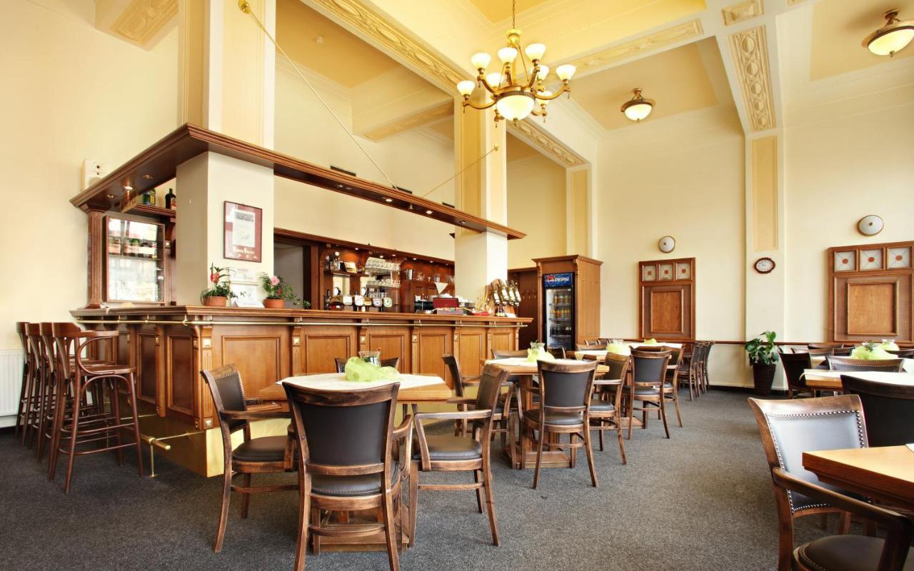Hotel Slavie Pelhřimov מראה חיצוני תמונה